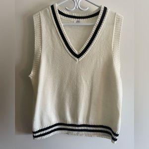 Ardene Knit Sweater Vest Size L